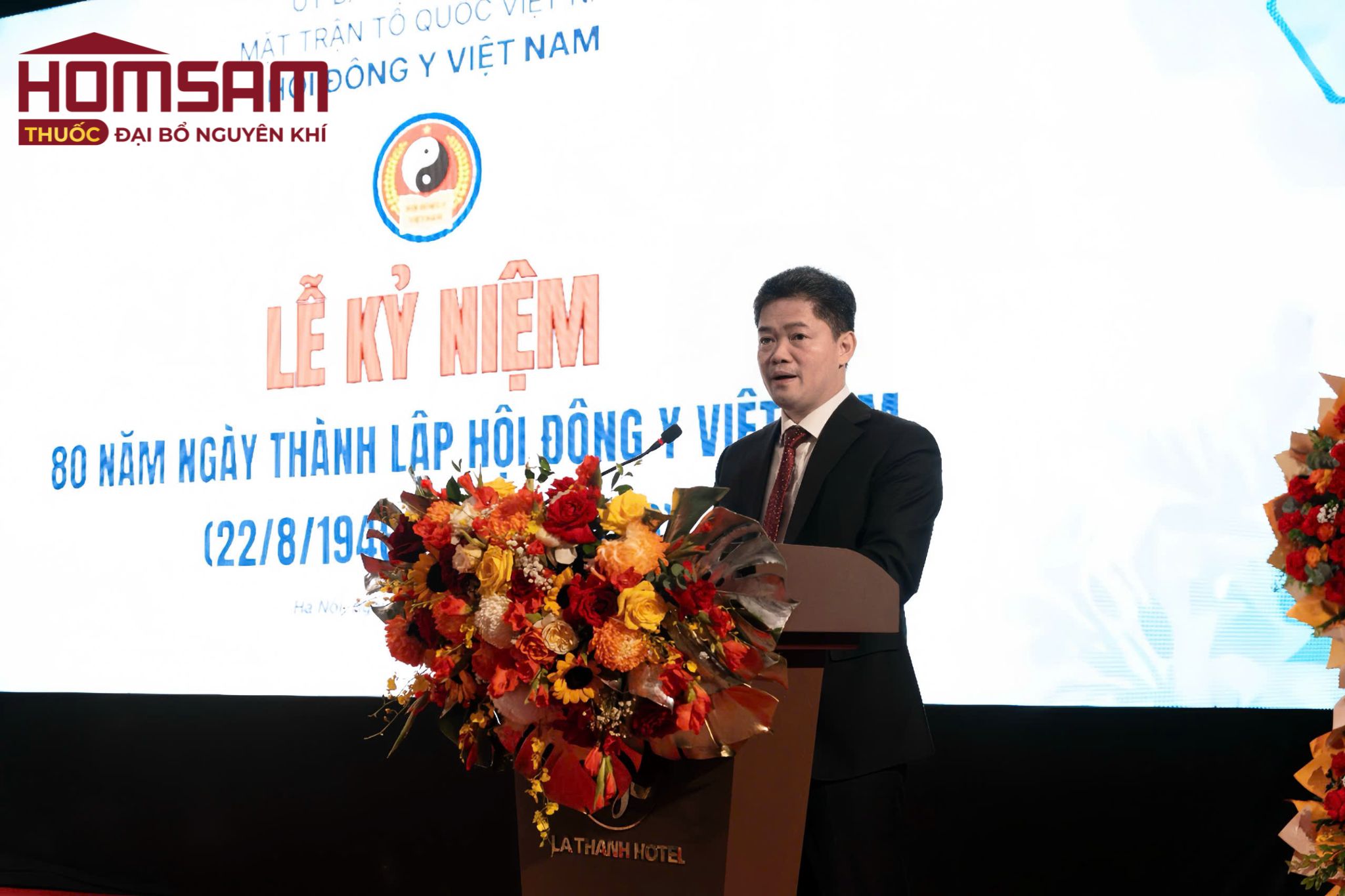 Thu truong Bo Y te Vu Manh Ha phat bieu dinh huong phat trien y hoc co truyen 